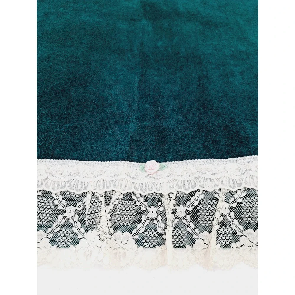 Vtg Handmade USA New Dark Green Bath Towel w/lace pink flower Never used